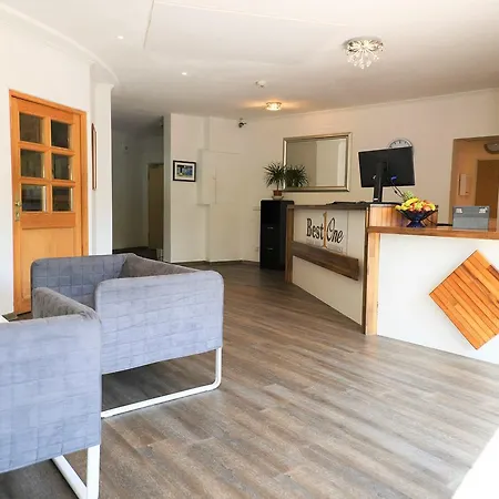 מלון One Rossdorf (Hessen)