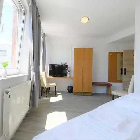 מלון One Rossdorf (Hessen)